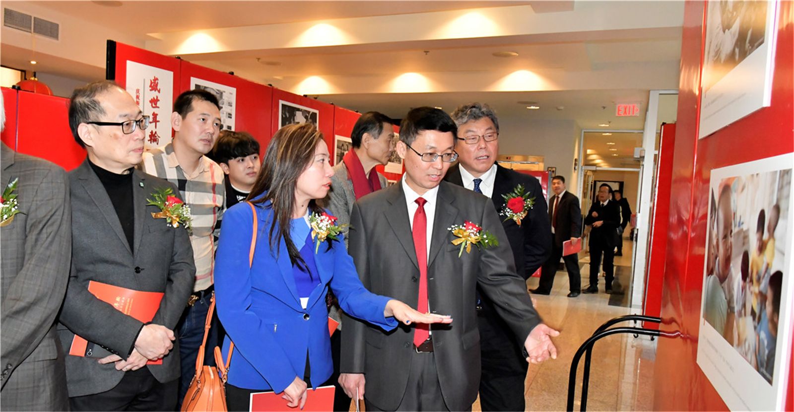 多伦多“盛世年轮”图片展惊艳亮相 在线展览永不落幕