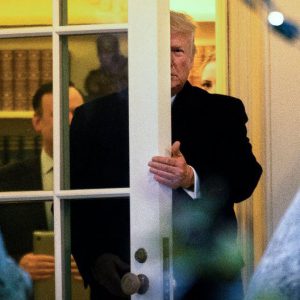 特朗普被弹劾 各大美媒头版:华盛顿“糟糕的一天”(组图)