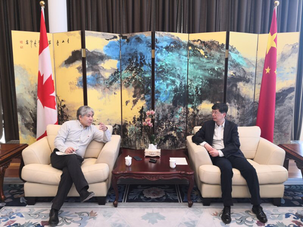 中国驻加大使丛培武就新冠肺炎疫情接受新华网专访 访问中提及白求恩医学发展协会等外国友人支持或发起为武汉募捐