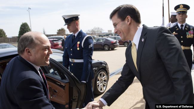 在美国的强大压力下 英国委婉称会阶段性排除华为5G 美重申反对英国的决定