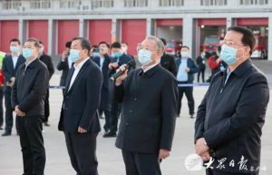 白衣战士回家,省委书记省长接机