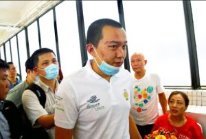 涉嫌袭击《环球时报》记者的香港男子赖云龙被控四罪不得保释 此前女暴徒毕慧芬被判囚禁46个月