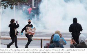 加拿大抗议活动升级成骚乱,开始放火洗劫商店 警方放催泪弹驱散