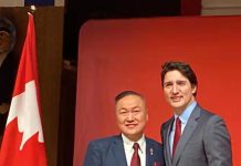 加拿大士嘉堡约克区华商会会长陆炳雄携理事们参加特鲁多总理国会新年团拜