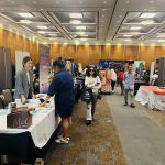 枫叶正红金秋时 群友商家襄盛事 “房东网2023专业商家金秋联展”成功举办