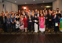 加华艺联表彰第四届多伦多龙文化节做出突出贡献的功臣