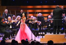 凤歌鸣凰和弦,小提琴协奏曲《凤凰飞舞》世界首演