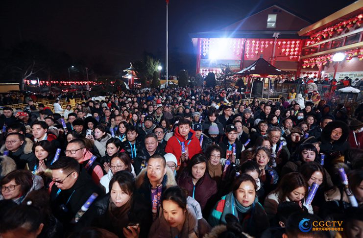 “万众同心迎马年” 湛山精舍举行除夕敲钟祈福盛典逾万民众齐聚湛山共同庆祝中国新年